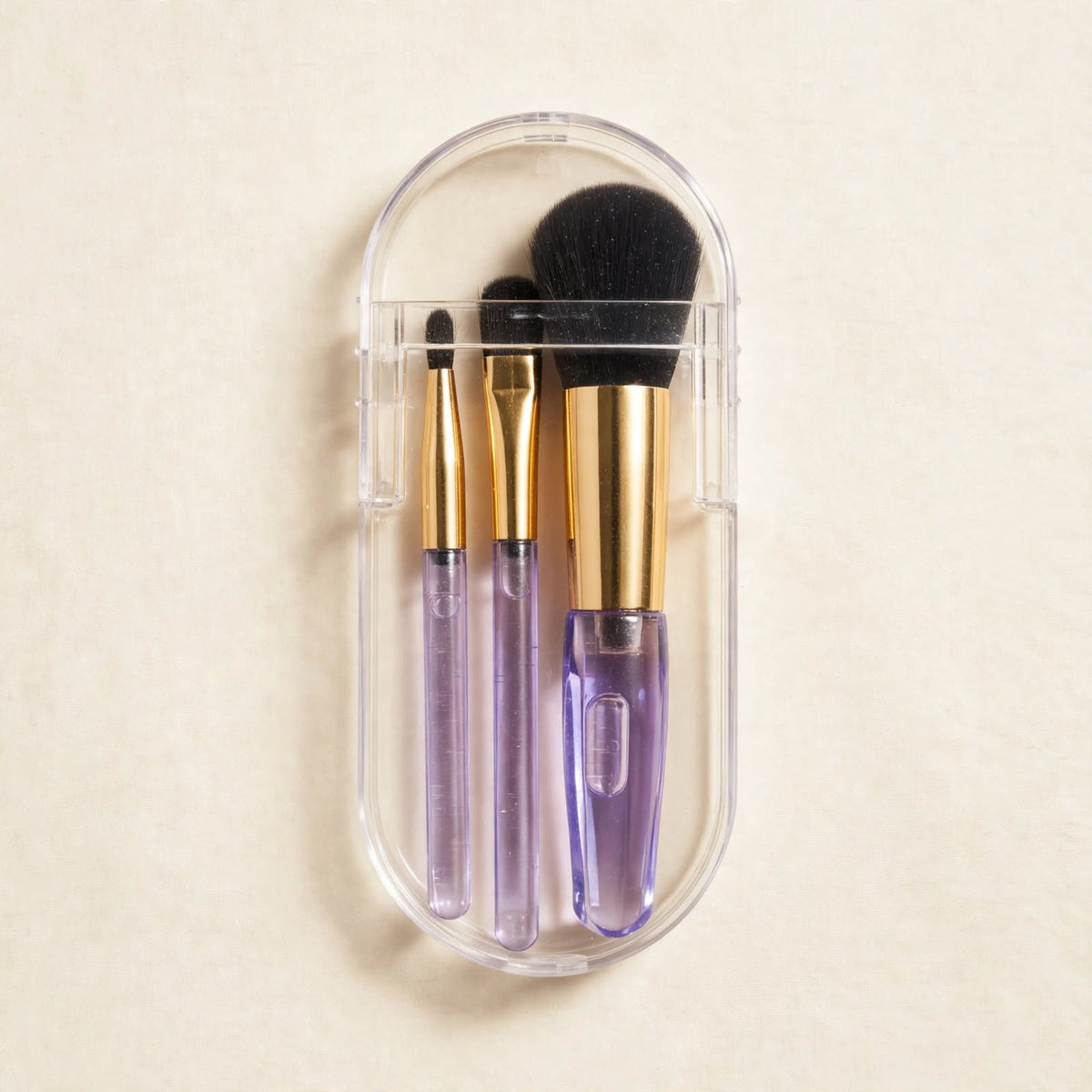 Mini makeup brush set, case on cream