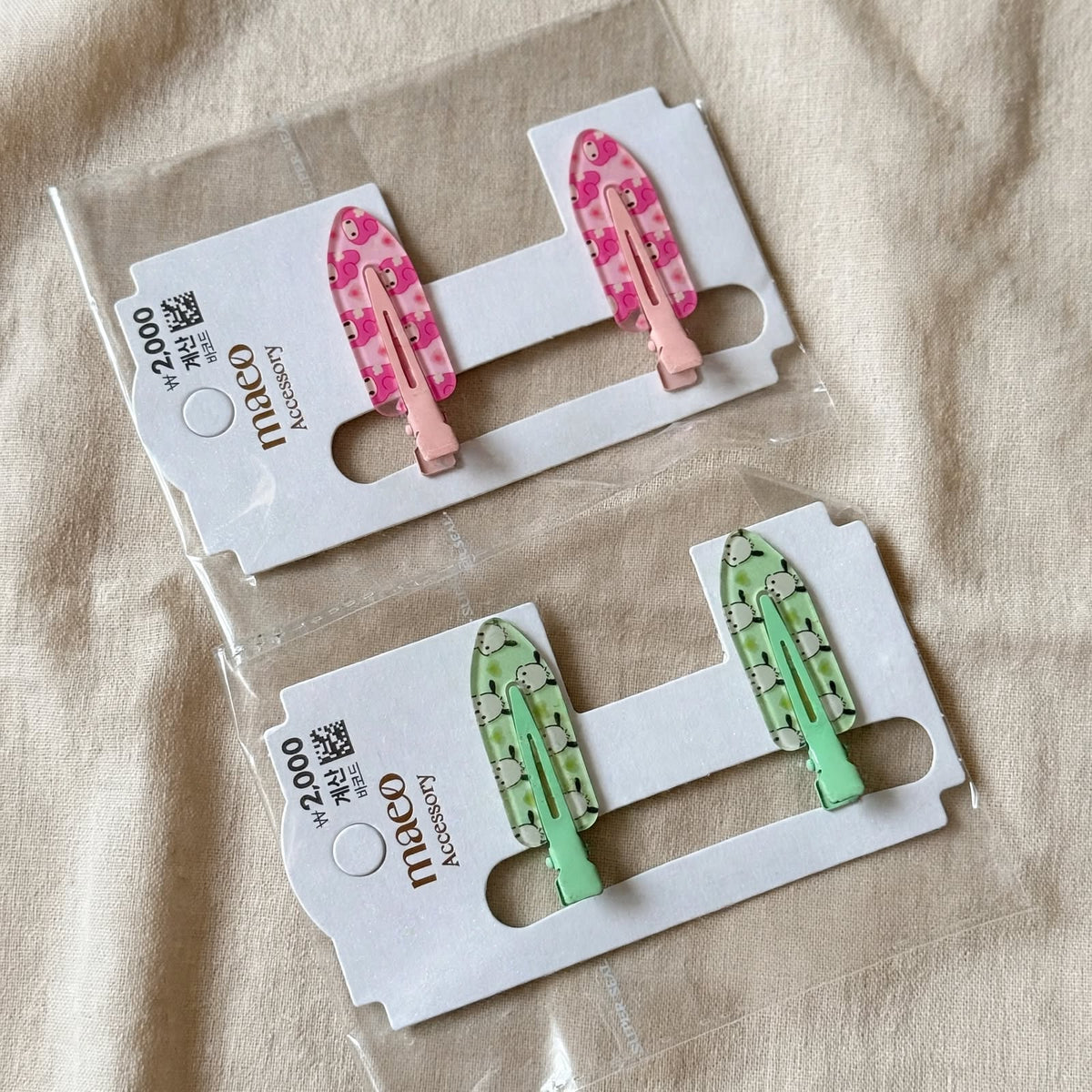 Printed snap hair clips, angled
