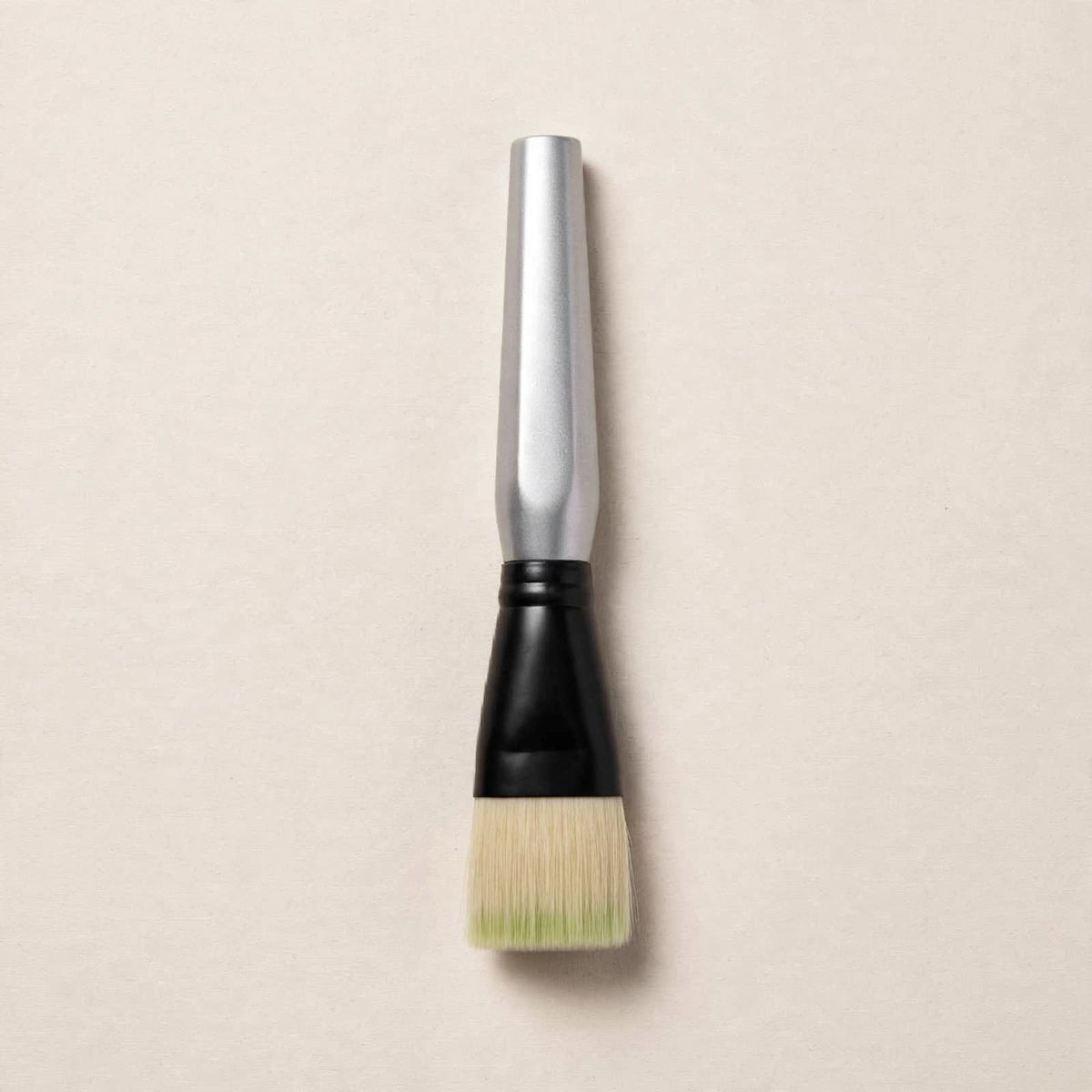 Flat face mask brush standing